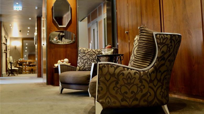 <b>Mon-Repos Hotel Geneva Lobby</b>. Images powered by <a href="https://iceportal.shijigroup.com/" title="IcePortal" target="_blank">IcePortal</a>.