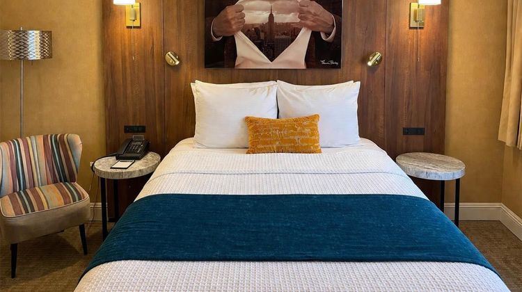The Dylan at SFO Room