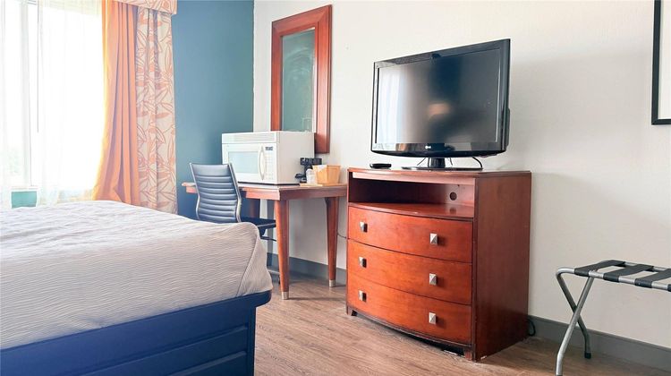 Travelodge by Wyndham Fort Wayne North Room