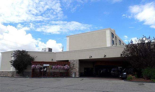 Western Heritage Hotel and Conference Center Exterior
