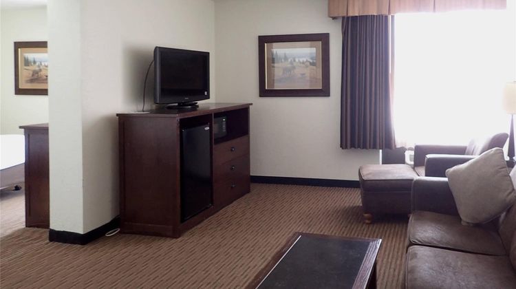 Western Heritage Hotel and Conference Center Suite