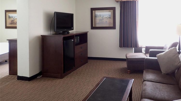 Western Heritage Hotel and Conference Center Suite