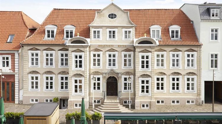 Jorgensens Hotel Exterior