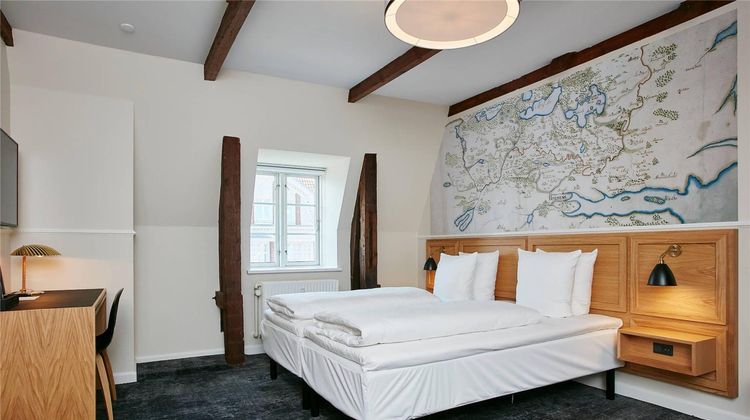 Jorgensens Hotel Room