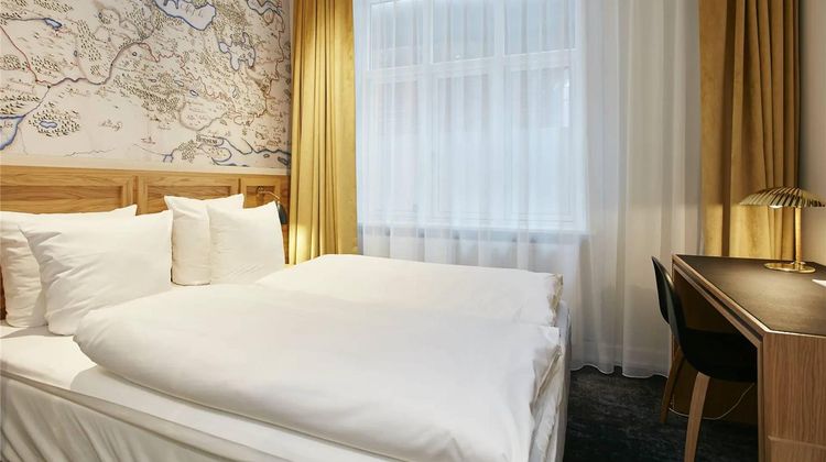 Jorgensens Hotel Room