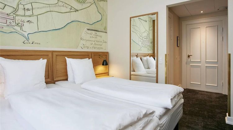 Jorgensens Hotel Room