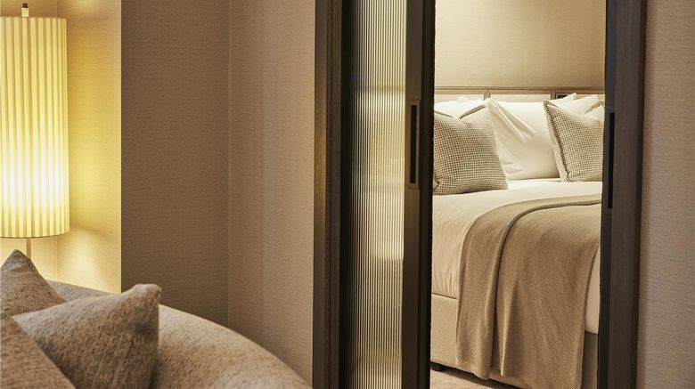 <b>The Lyall Hotel Suite</b>. Images powered by <a href="https://iceportal.shijigroup.com/" title="IcePortal" target="_blank">IcePortal</a>.
