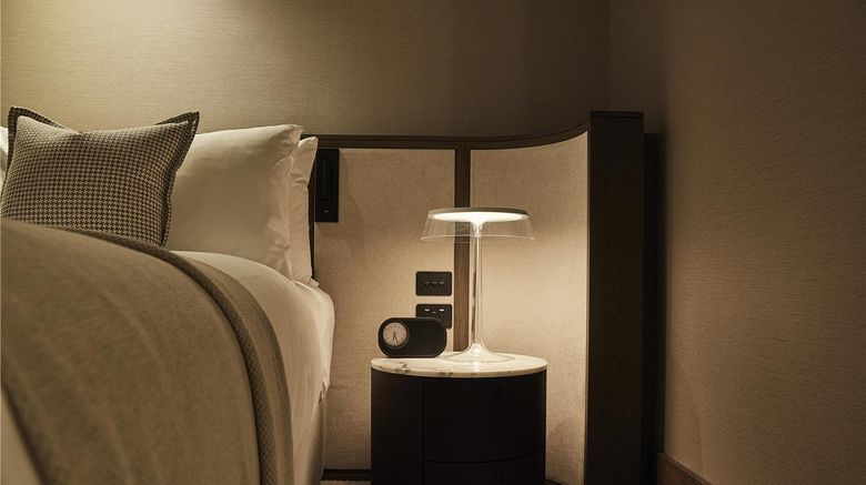 <b>The Lyall Hotel Suite</b>. Images powered by <a href="https://iceportal.shijigroup.com/" title="IcePortal" target="_blank">IcePortal</a>.