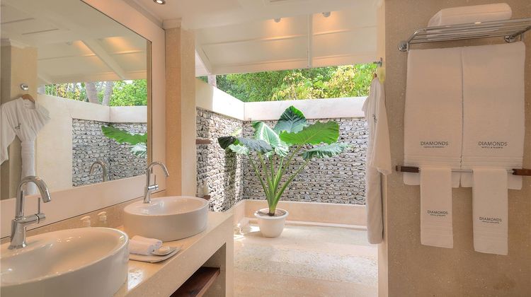Diamonds Thudufushi Beach Suite