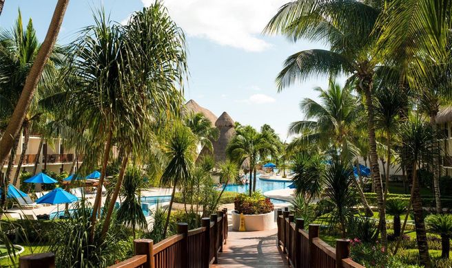 The Reef Coco Beach Exterior