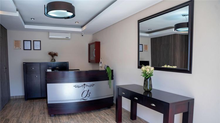 Q's Boutique Stay Lobby
