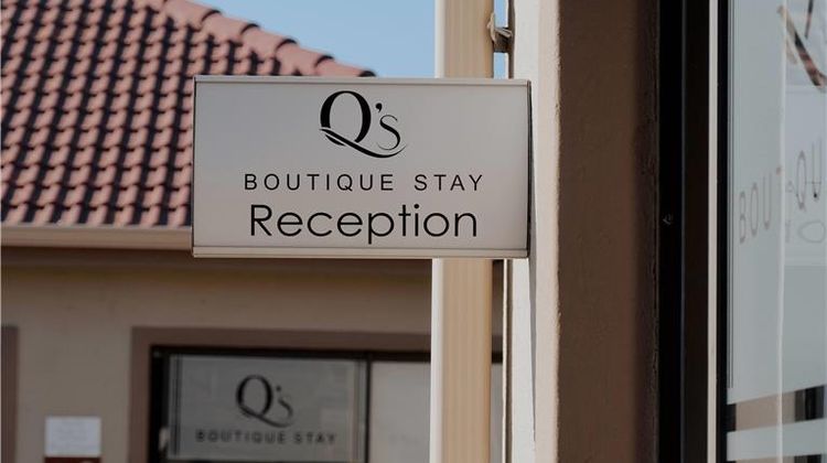 Q's Boutique Stay Exterior