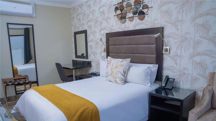 Q's Boutique Stay Room