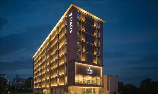 Park Inn & Suites By Radisson Rajkot Exterior