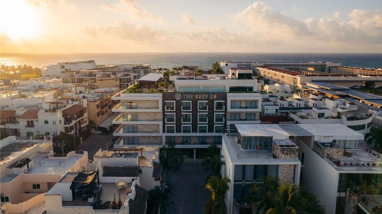 The Reef 28 Exterior