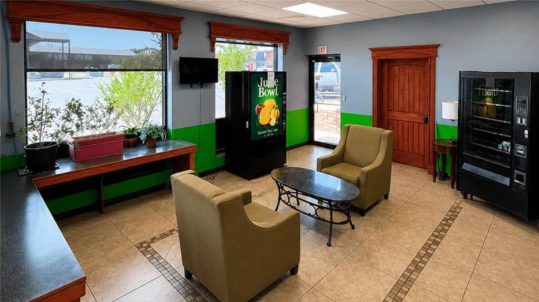 <b>Guest Inn Ardmore Lobby</b>. Images powered by <a href="https://iceportal.shijigroup.com/" title="IcePortal" target="_blank">IcePortal</a>.
