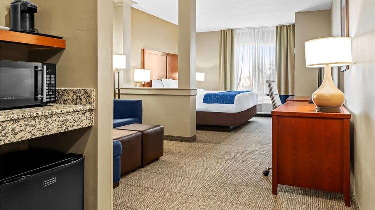 Wheatland Inn and Suites Suite