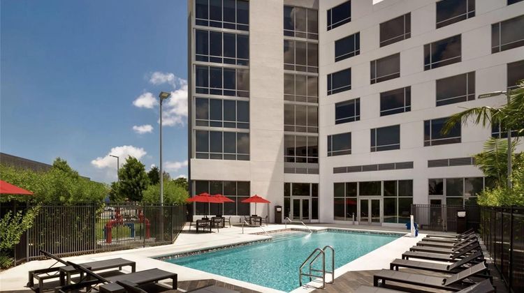 Kompose Boutique Hotel Miami Airport Pool