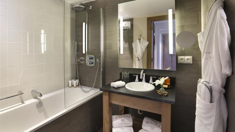 Hotel The Originals La Mainaz Room