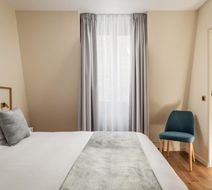 Des Deux Avenues Room