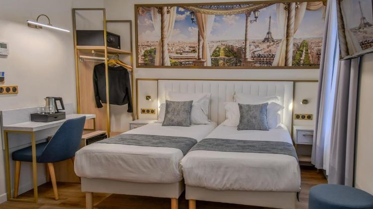 Des Deux Avenues Room