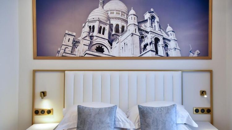 Des Deux Avenues Room