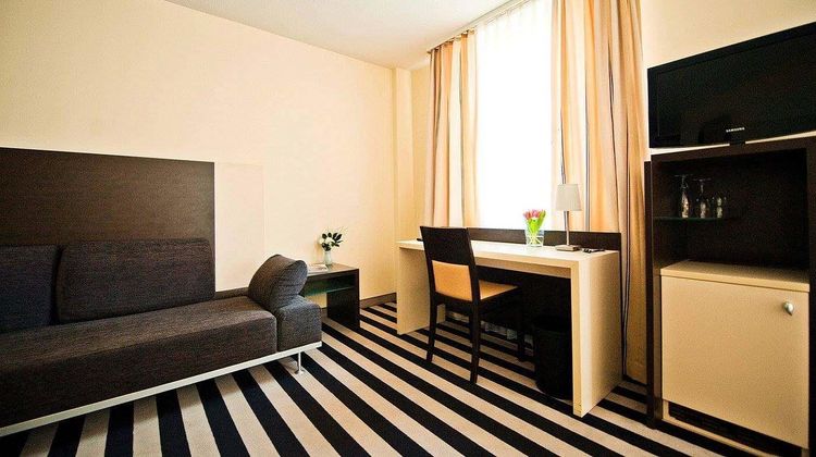 Hotel Bristol Room