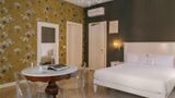 Sonder Salute Palace Room