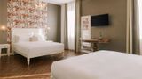 Sonder Salute Palace Room