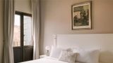 Sonder Salute Palace Room