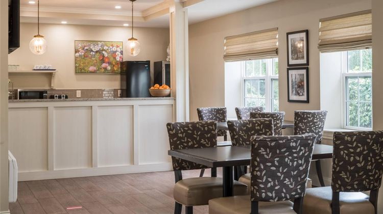 Amsterdam Inn Sussex Restaurant