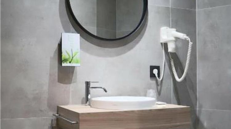 Univers Hotel Room