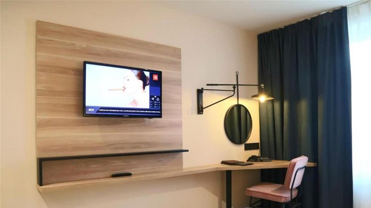 Univers Hotel Room