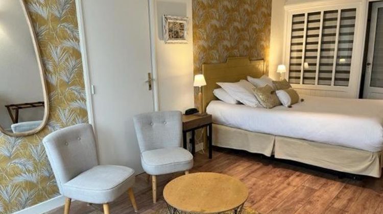 Central Hotel Room