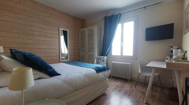 Central Hotel Room