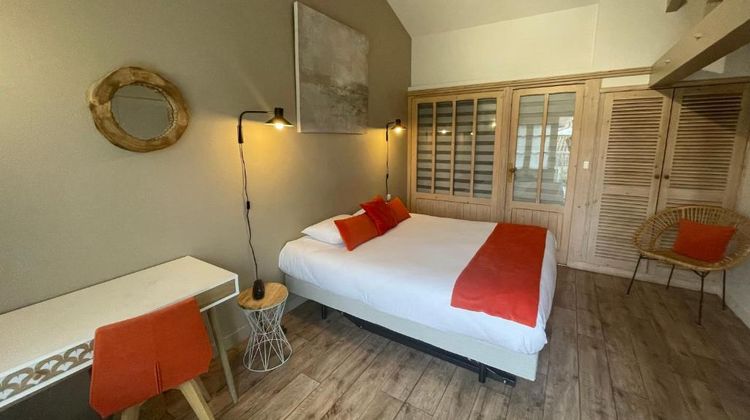 Central Hotel Room