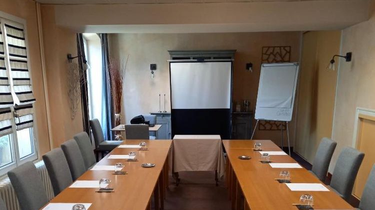 Central Hotel Meeting