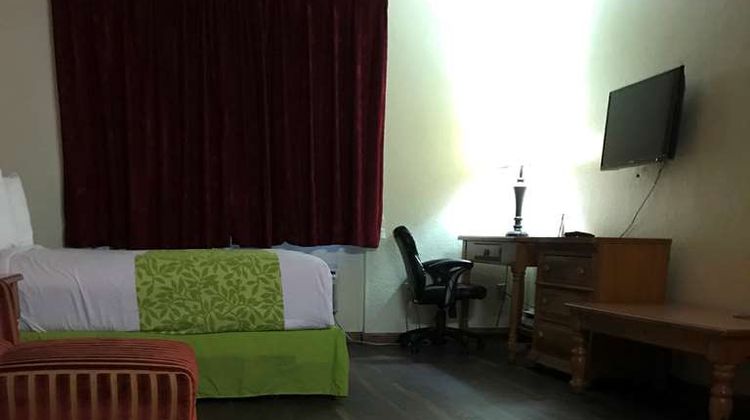 Americas Best Value Inn-Executive Suites Suite