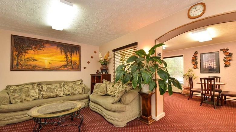 <b>Americas Best Value Inn Lobby</b>. Images powered by <a href="https://iceportal.shijigroup.com/" title="IcePortal" target="_blank">IcePortal</a>.