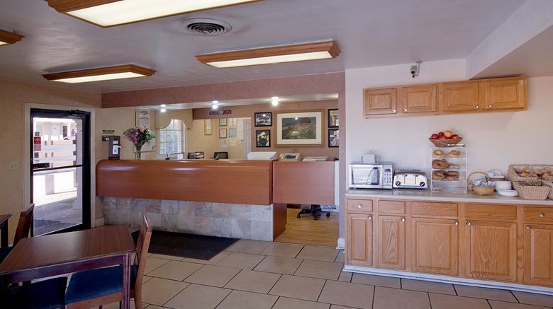<b>Americas Best Value Inn Lobby</b>. Images powered by <a href="https://iceportal.shijigroup.com/" title="IcePortal" target="_blank">IcePortal</a>.