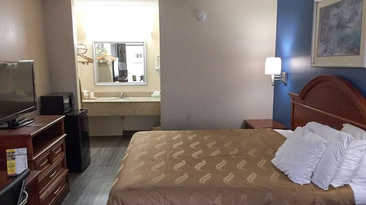 Americas Best Value Inn Room