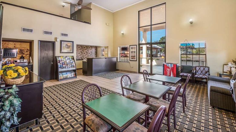 <b>Americas Best Value Inn Lobby</b>. Images powered by <a href="https://iceportal.shijigroup.com/" title="IcePortal" target="_blank">IcePortal</a>.