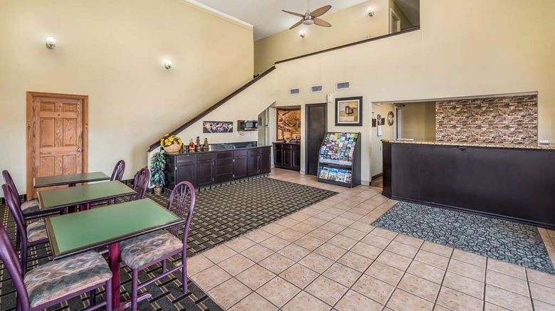 <b>Americas Best Value Inn Lobby</b>. Images powered by <a href="https://iceportal.shijigroup.com/" title="IcePortal" target="_blank">IcePortal</a>.