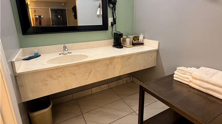 <b>Americas Best Value Inn Blytheville Room</b>. Images powered by <a href="https://iceportal.shijigroup.com/" title="IcePortal" target="_blank">IcePortal</a>.