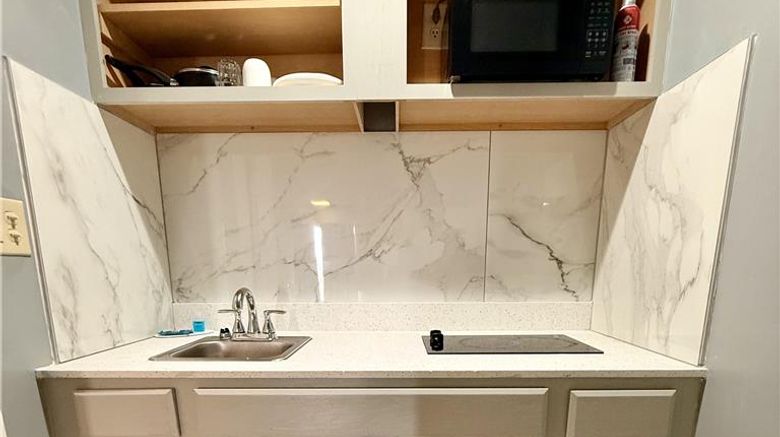 <b>Americas Best Value Inn Blytheville Suite</b>. Images powered by <a href="https://iceportal.shijigroup.com/" title="IcePortal" target="_blank">IcePortal</a>.