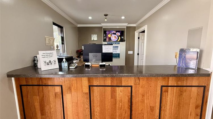 Americas Best Value Inn Blytheville Lobby