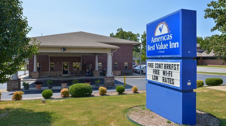 Americas Best Value Inn Exterior