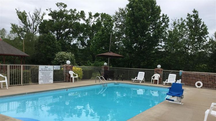 Americas Best Value Inn Pool