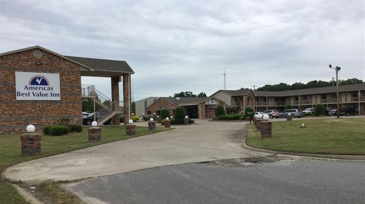 Americas Best Value Inn Exterior