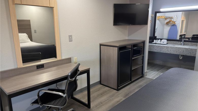 <b>Americas Best Value Inn Room</b>. Images powered by <a href="https://iceportal.shijigroup.com/" title="IcePortal" target="_blank">IcePortal</a>.